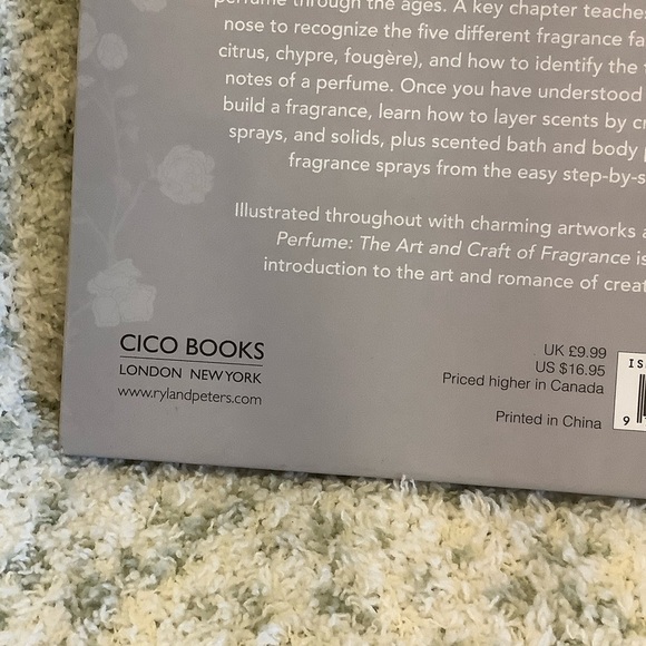 'Perfume: The Art & Craft of Fragrance' Book NWT by Karen Gilbert 144pgs - Picture 8 of 16